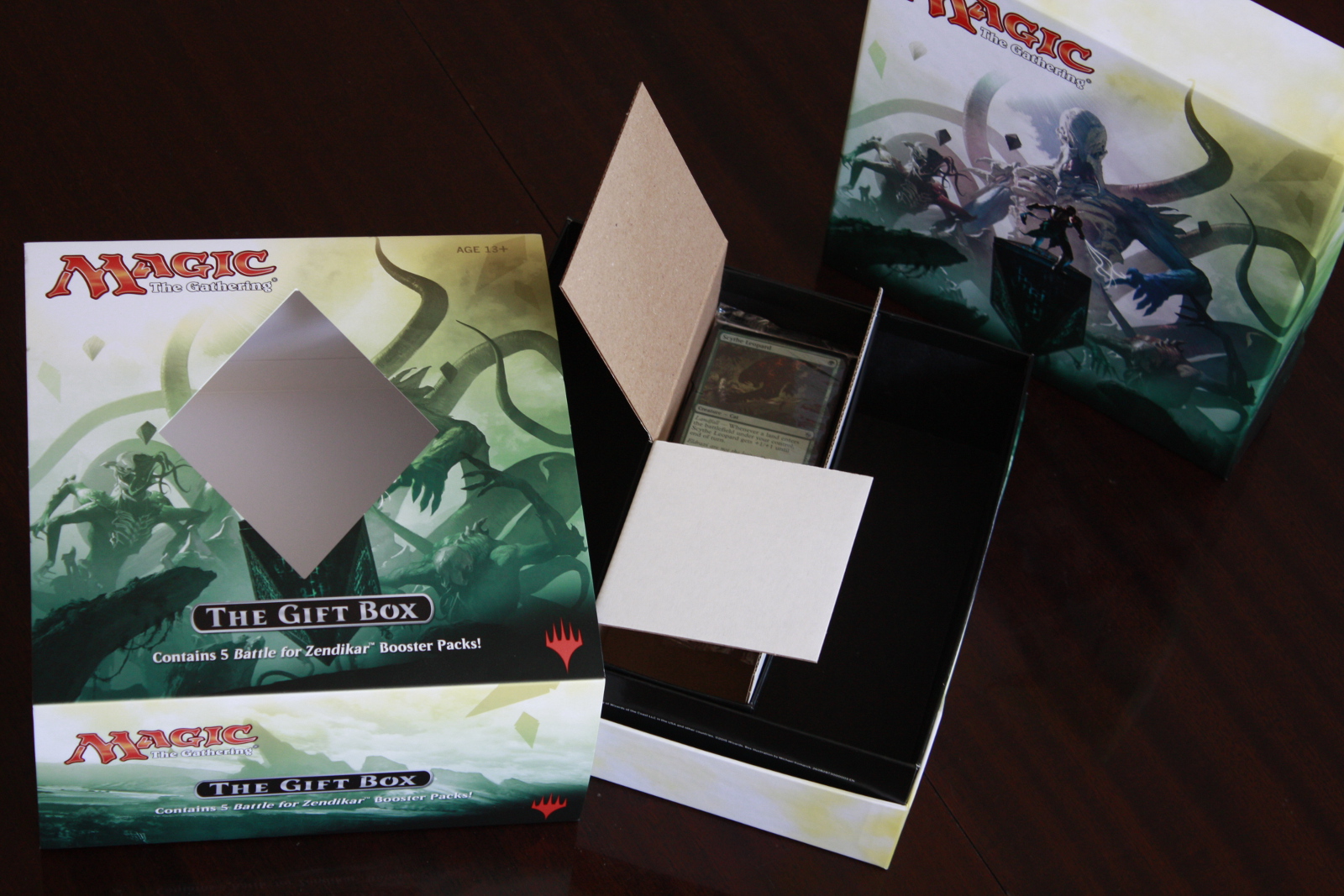 Battle for Zendikar Holiday Gift Box 002